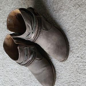 Size 8 brown ankle boots
